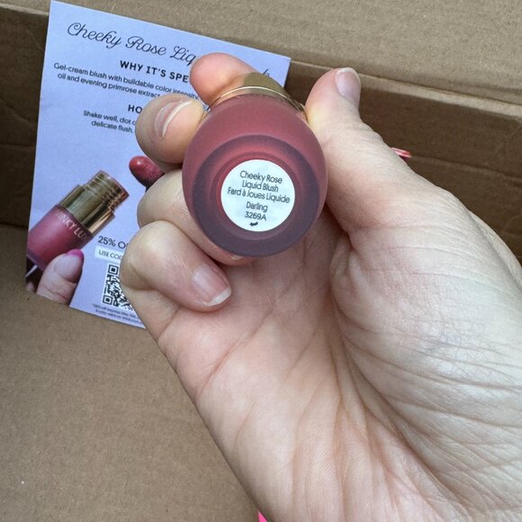 Winky Lux Cheeky Rose Liquid Blush in Darling, BNIB - Picture 4 of 5